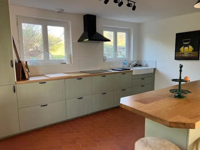Holiday home Belle Maison Familiale Vue Sur Mer, Acces Direct A La Plage Pleumeur-Bodou France